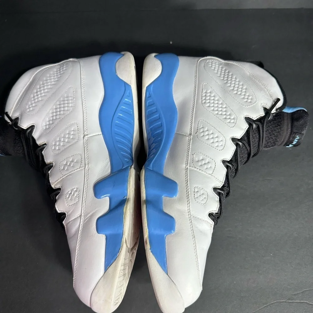 Jordan Men's Black and Blue Sneakers size 13 pre Owned Exellent condition